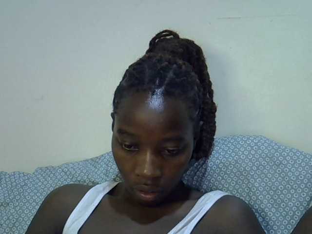 miss-vibes live cam on BongaCams