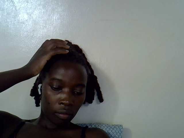 miss-vibes live cam on BongaCams