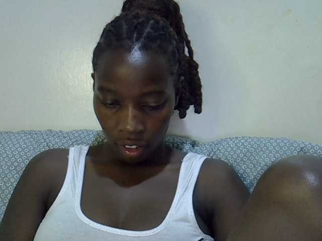 miss-vibes live cam on BongaCams