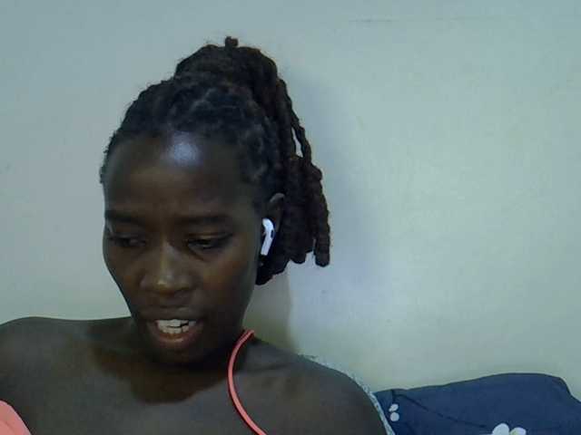 miss-vibes live cam on BongaCams