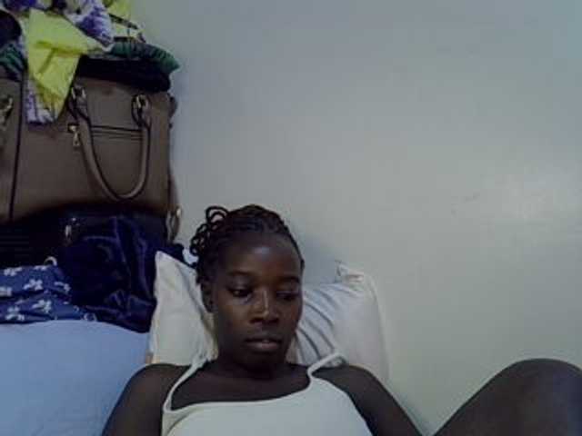 miss-vibes live cam on BongaCams