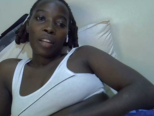 miss-vibes live cam on BongaCams