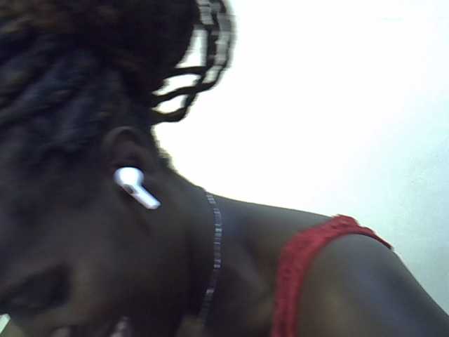 miss-vibes live cam on BongaCams