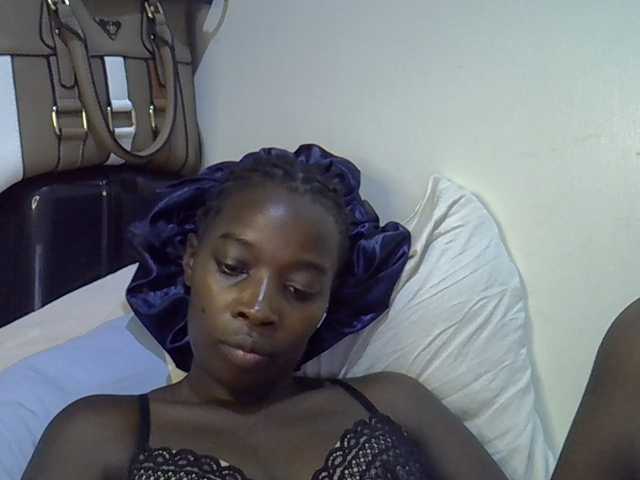 miss-vibes live cam on BongaCams