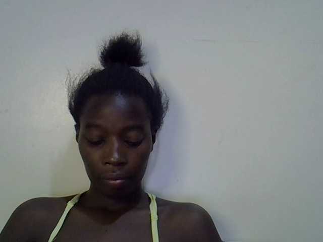 miss-vibes live cam on BongaCams