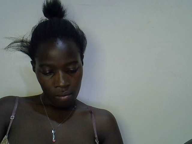 miss-vibes live cam on BongaCams