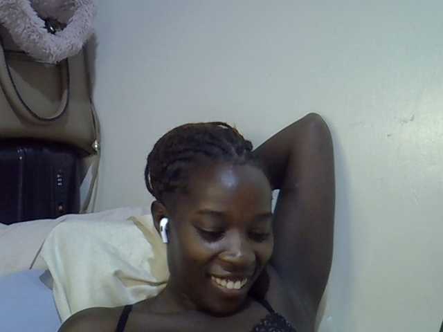 miss-vibes live cam on BongaCams