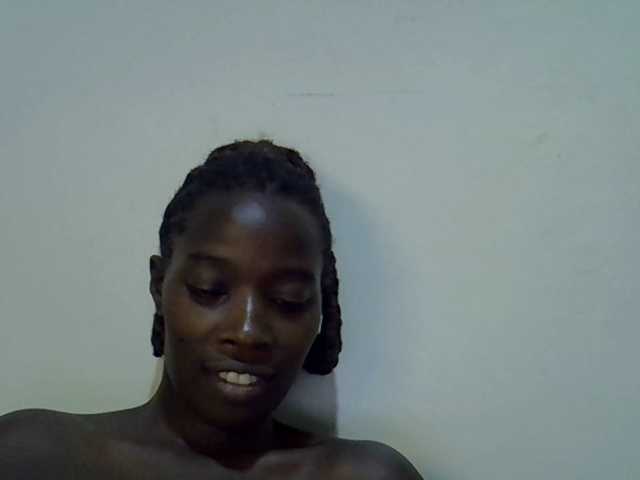 miss-vibes live cam on BongaCams