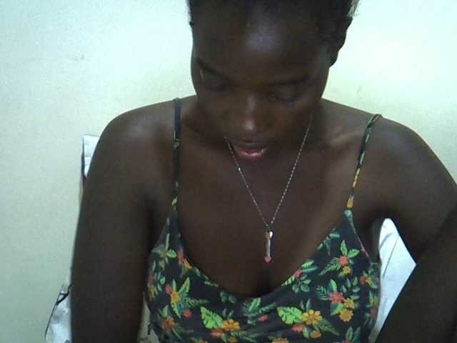 miss-vibes live cam on BongaCams