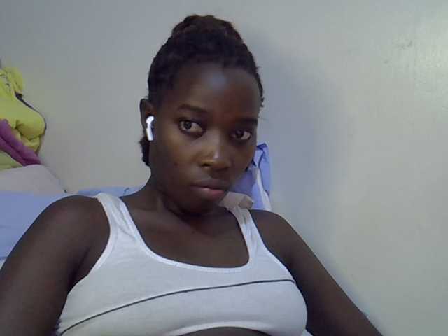 miss-vibes live cam on BongaCams