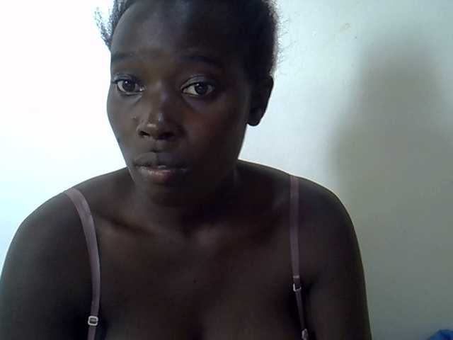 miss-vibes live cam on BongaCams