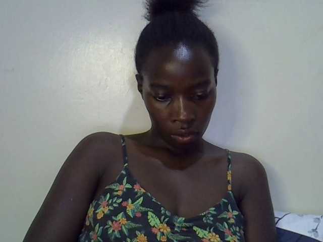 miss-vibes live cam on BongaCams