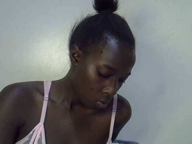 miss-vibes live cam on BongaCams