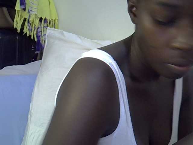 miss-vibes live cam on BongaCams