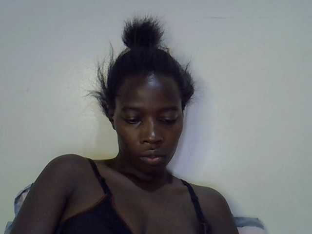miss-vibes live cam on BongaCams