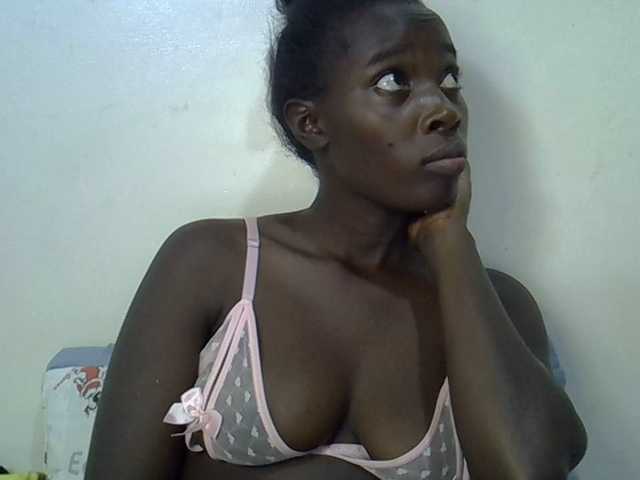 miss-vibes live cam on BongaCams