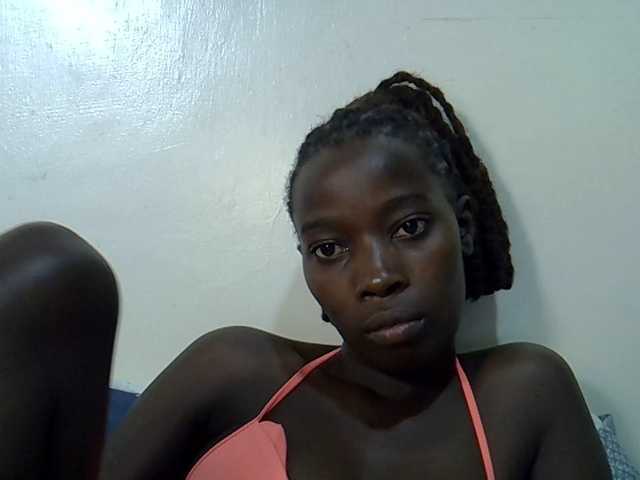 miss-vibes live cam on BongaCams
