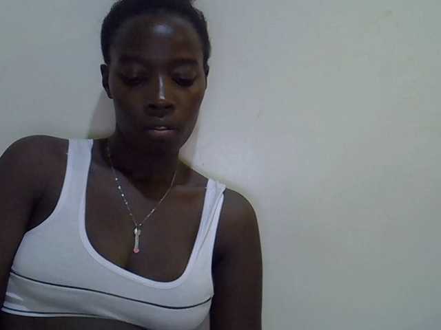 miss-vibes live cam on BongaCams