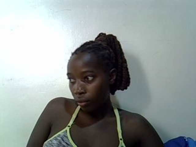 miss-vibes — live female cam