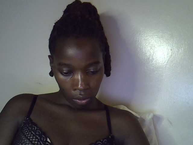 miss-vibes live cam on BongaCams