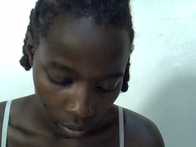 miss-vibes live cam on BongaCams