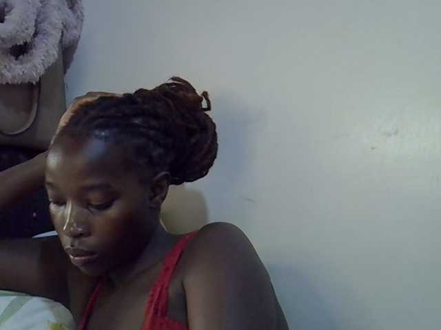 miss-vibes live cam on BongaCams