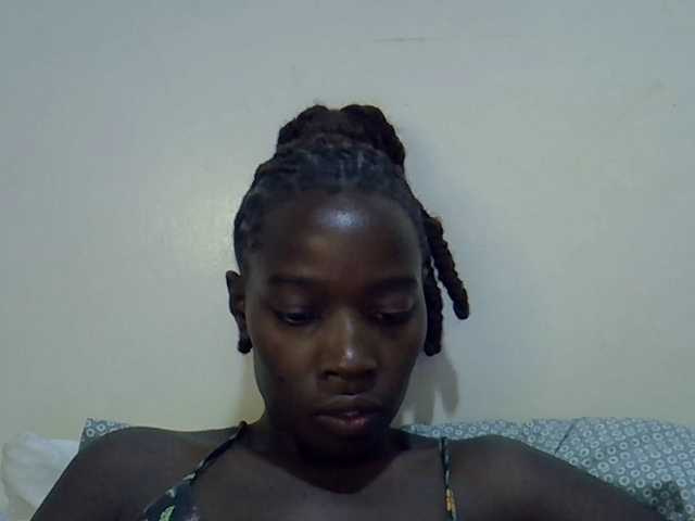 miss-vibes live cam on BongaCams