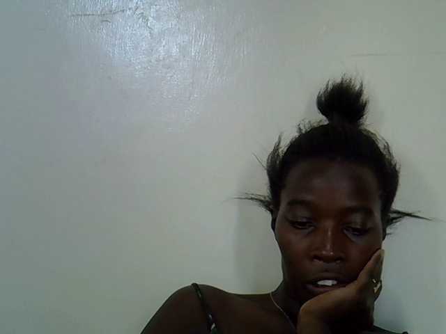 miss-vibes live cam on BongaCams