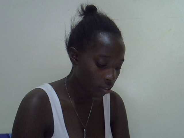 miss-vibes live cam on BongaCams