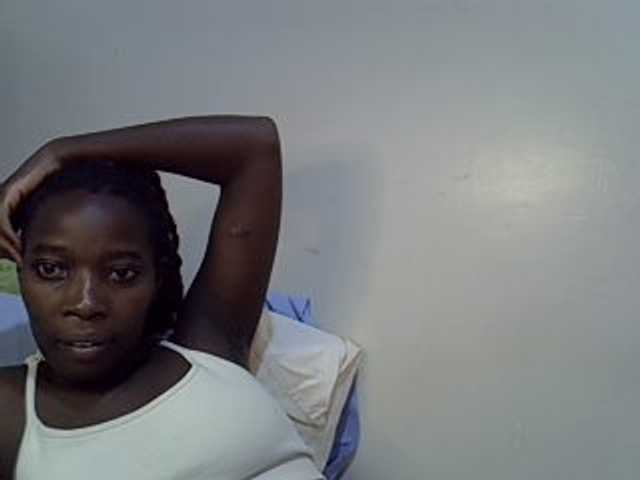 miss-vibes live cam on BongaCams