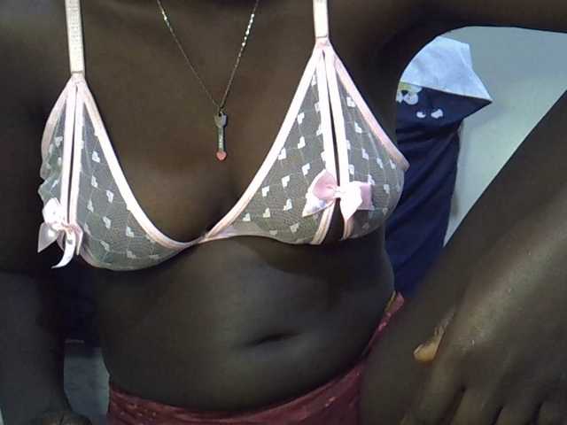 miss-vibes live cam on BongaCams