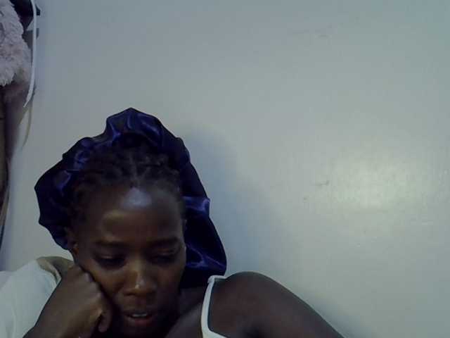 miss-vibes live cam on BongaCams