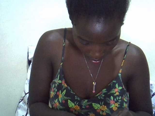 miss-vibes live cam on BongaCams