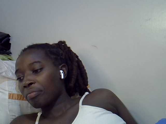 miss-vibes live cam on BongaCams