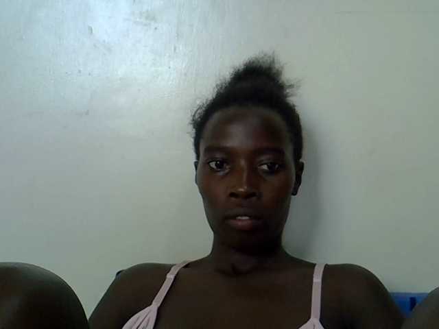 miss-vibes live cam on BongaCams