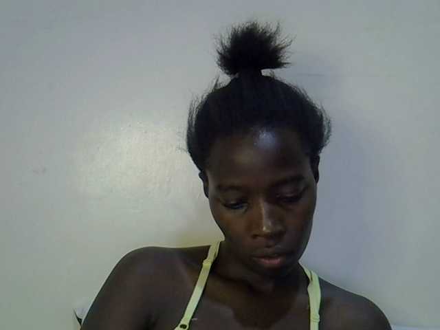 miss-vibes live cam on BongaCams