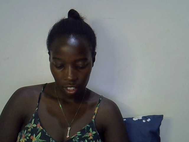 miss-vibes live cam on BongaCams