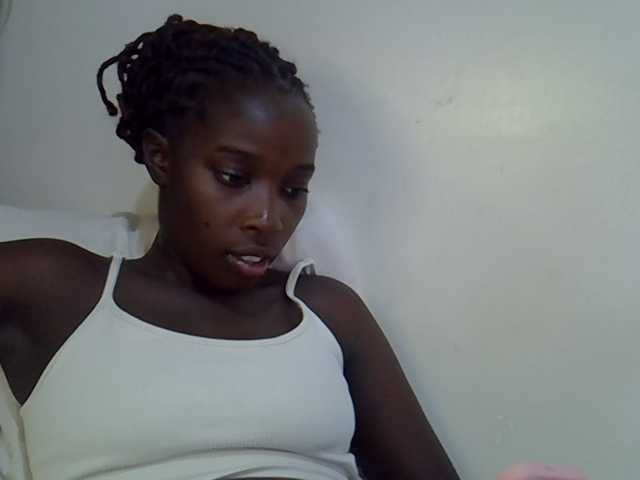 miss-vibes live cam on BongaCams