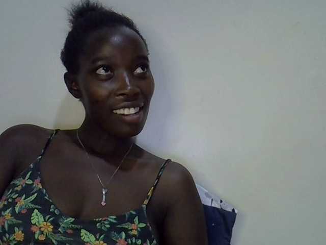 miss-vibes live cam on BongaCams