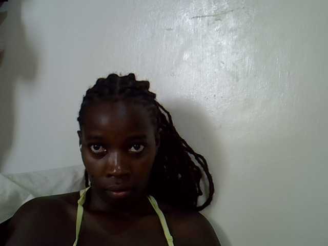 miss-vibes live cam on BongaCams