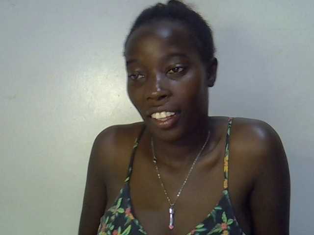 miss-vibes live cam on BongaCams
