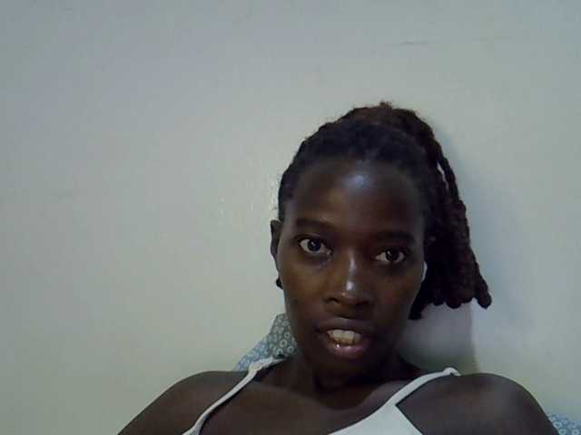 miss-vibes live cam on BongaCams
