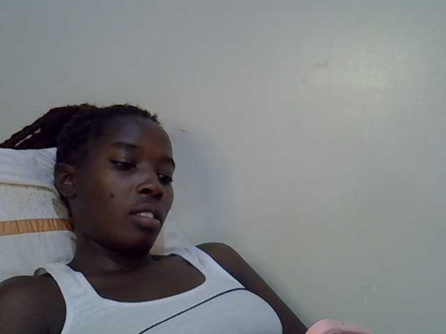 miss-vibes live cam on BongaCams