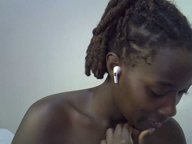 miss-vibes live cam preview