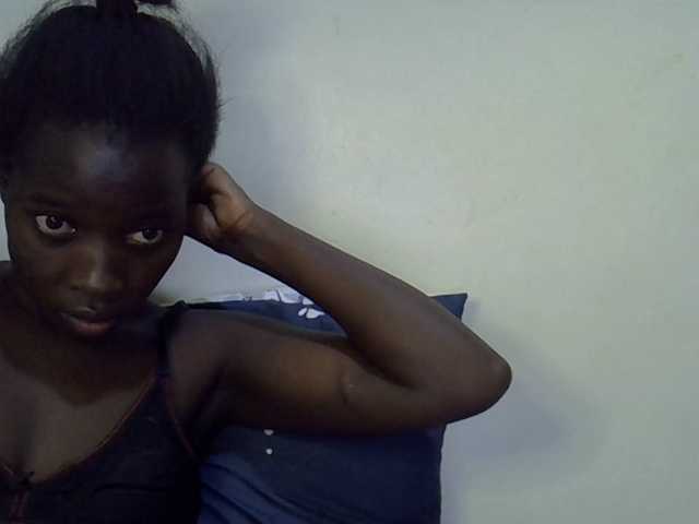 miss-vibes live cam on BongaCams