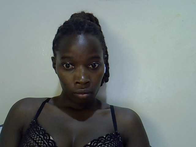 miss-vibes live cam on BongaCams