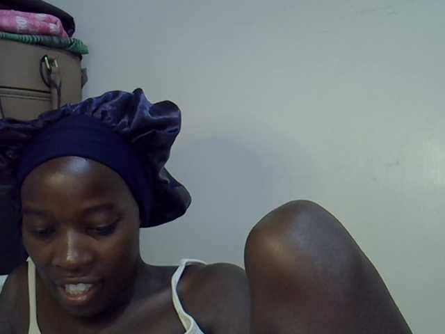 miss-vibes live cam on BongaCams