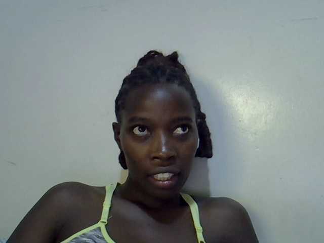 miss-vibes live cam on BongaCams