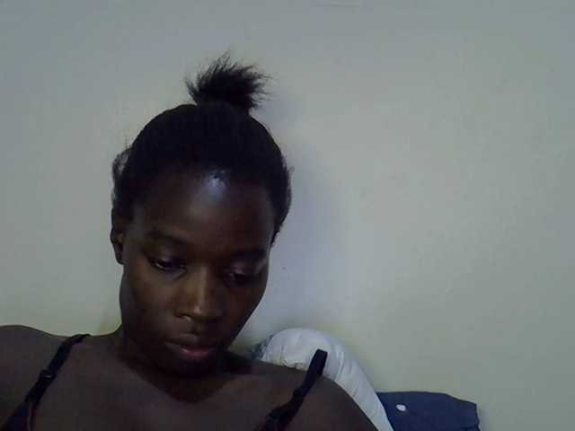miss-vibes live cam on BongaCams