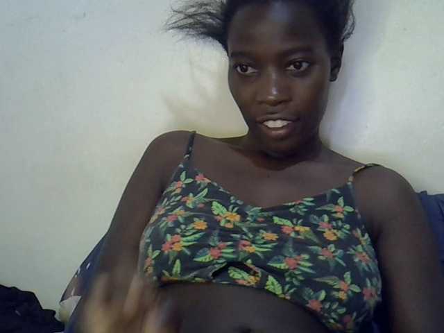 miss-vibes live cam on BongaCams